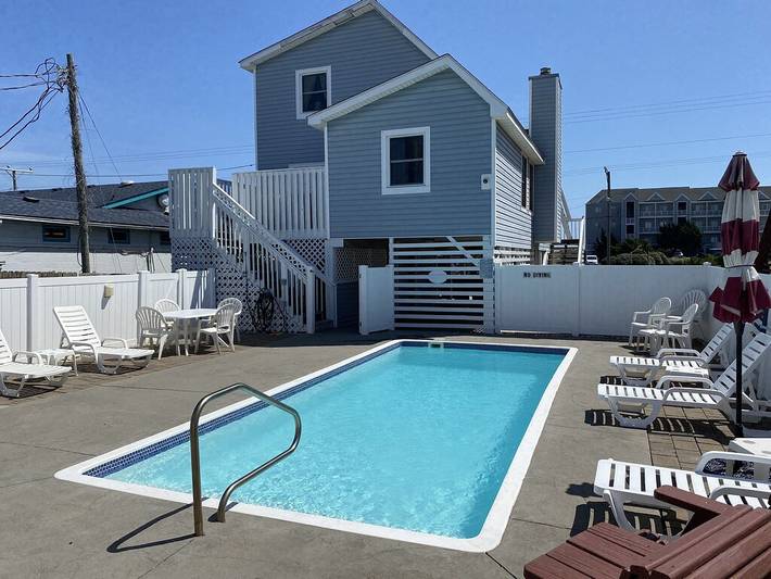 Vacation rental for 8 people, with balcony and hot tub in Kill Devil Hills