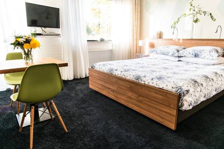 Ferienwohnung für 2 Personen, mit Terrasse und Garten sowie Ausblick in Leeuwarden