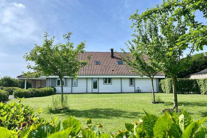 Gîte pour 15 personnes, avec Terrasse ainsi que Jardin et Vue à Bernay-en-Ponthieu