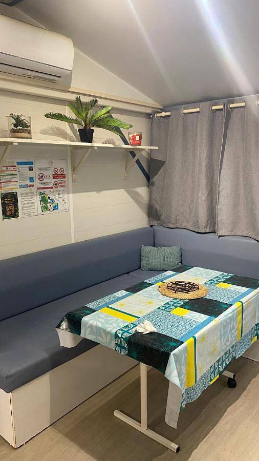 Parc de vacances pour 4 personnes, avec sauna et terrasse ainsi que jacuzzi et jardin à Meyzieu - 4