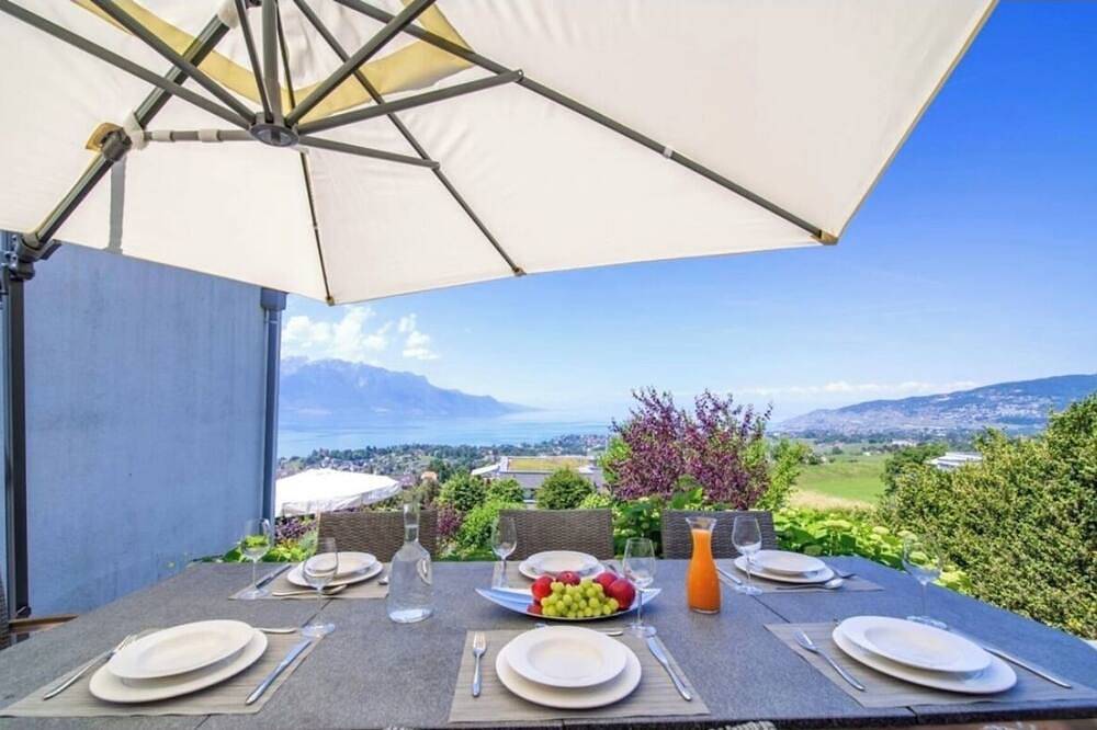 Panoramic Holiday Villa in Montreux in Montreux, Genfer See