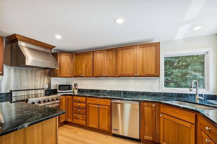 Vacation rental for 8 people, with hot tub and pool as well as balcony in Stowe