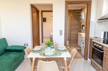 Ferienwohnung für 2 Personen, mit Ausblick und Garten sowie Terrasse in Koskinou