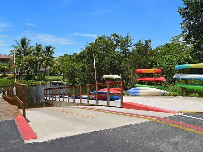 Vacation rental for 6 people, with yard and pool as well as hot tub in Estero