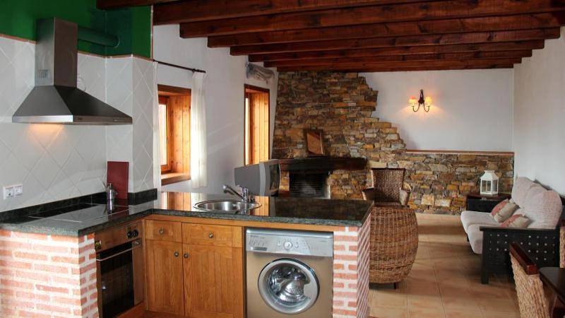 Casa rural para 3 personas, con Terraza además de Jardín y Vistas en Valle del Lozoya - 2