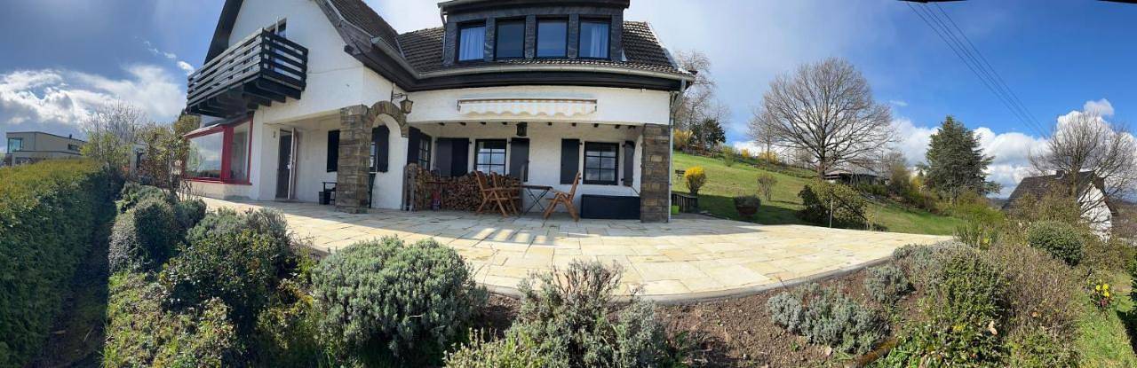 Ferienhaus für 8 Personen, mit Whirlpool und Garten sowie Sauna und Pool in Niederdürenbach