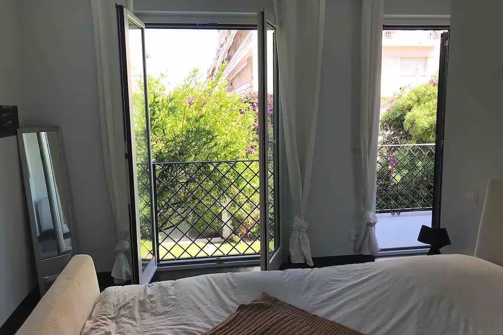 Magnificent villa with pool 5 minutes from the beach, tennis courts and market. in Beaulieu-sur-Mer, Nice region