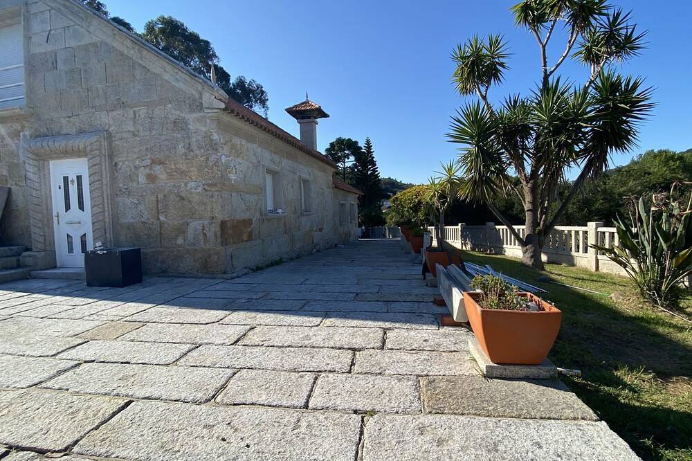 Casa Playa de Limens a pie de Playa in Cangas, Rías Baixas