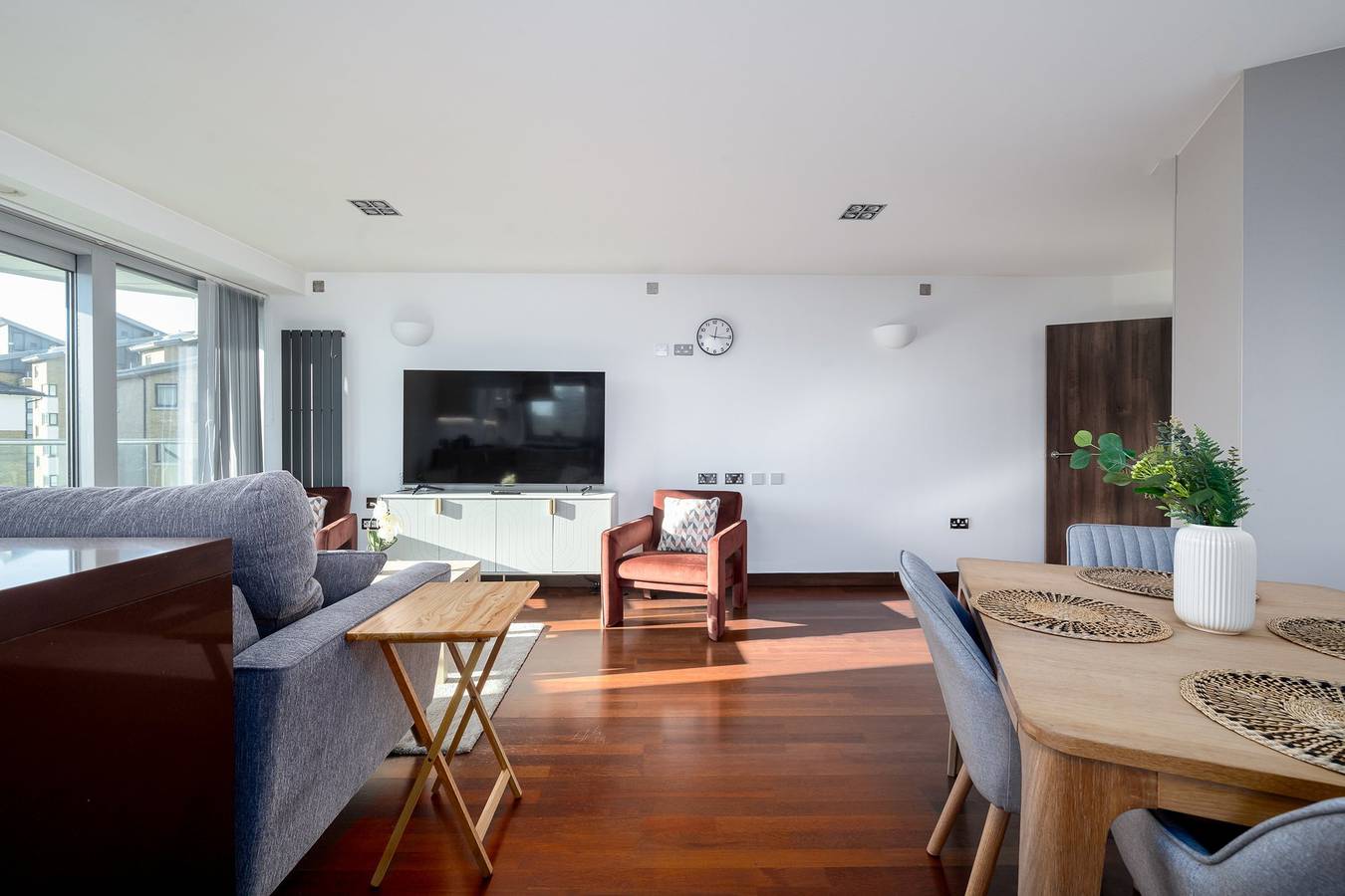 Entire apartment, Guestready - Modern 2bed w Balcony in Battersea in Wandsworth, London