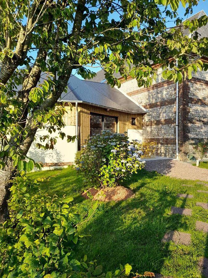 Location de vacances pour 3 personnes, avec Terrasse ainsi que Jardin et Vue dans Thiétreville