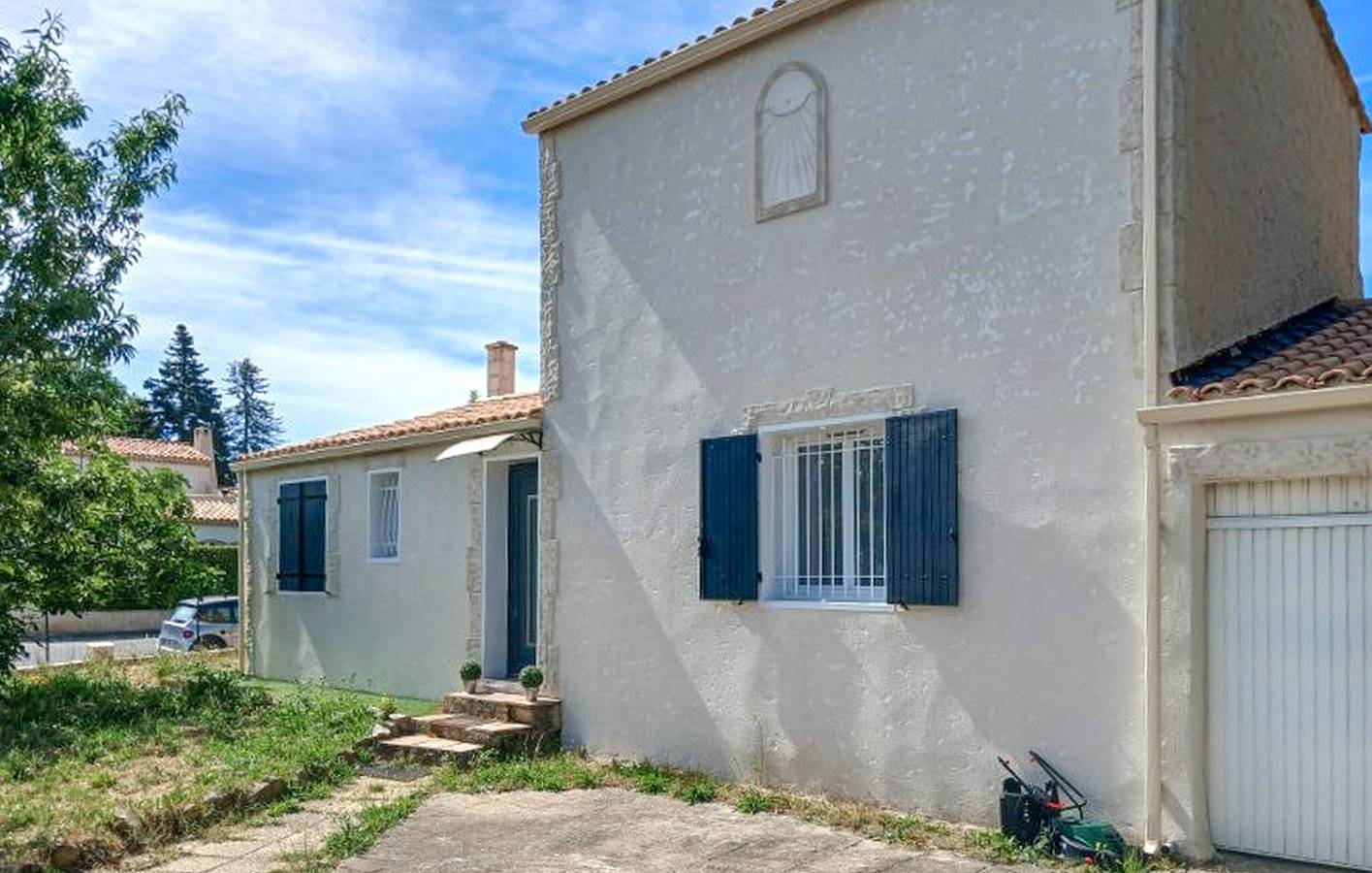 Amplio apartamento de 2 dormitorios con piscina cerca de Venelles, restaurantes y wifi in Venelles, Region de Aix-en-Provence