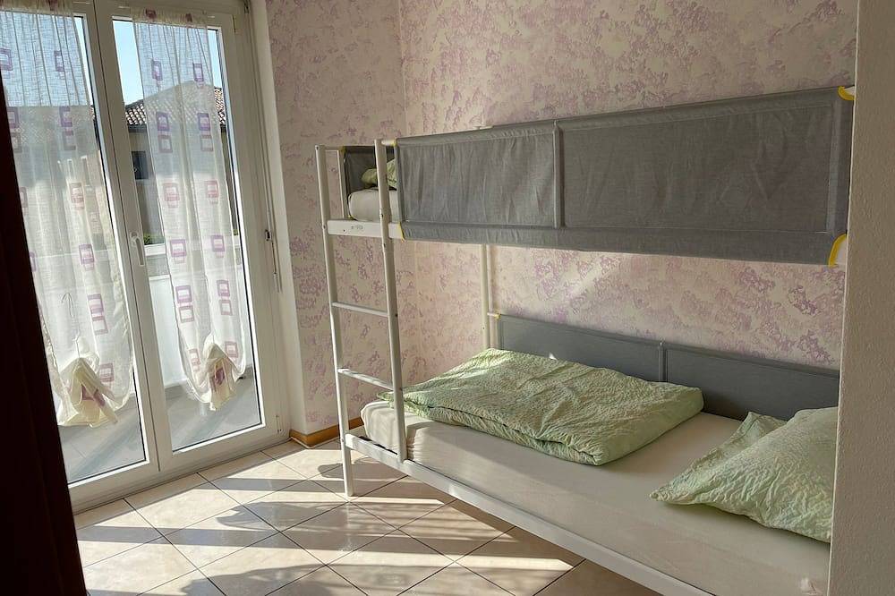 Ganze Wohnung, Apartment with 2 bedrooms  in Mendrisio, Tessin