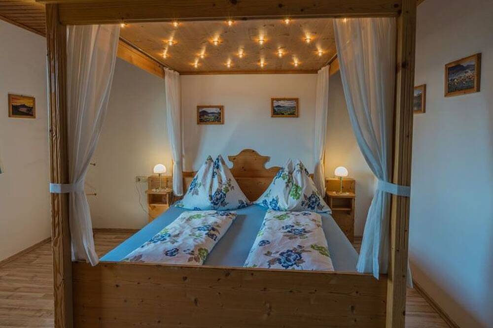 Ferienwohnung Romantik - Apartments Christine in Weyregg am Attersee, Bezirk Vöcklabruck