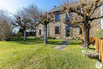 Gîte riverain avec parking et jardin