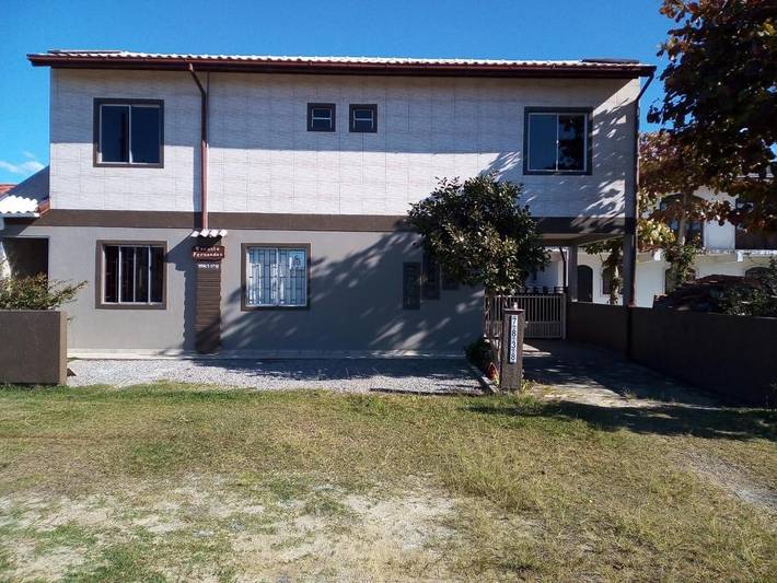Casas e apartamentos de temporada para 3 pessoas, com balcão em Palhoça
