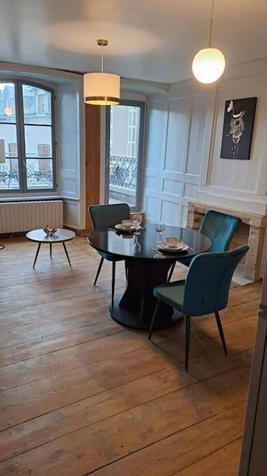 Appartement entier, One-Bedroom Apartment in Parc naturel régional des Volcans d'Auvergne