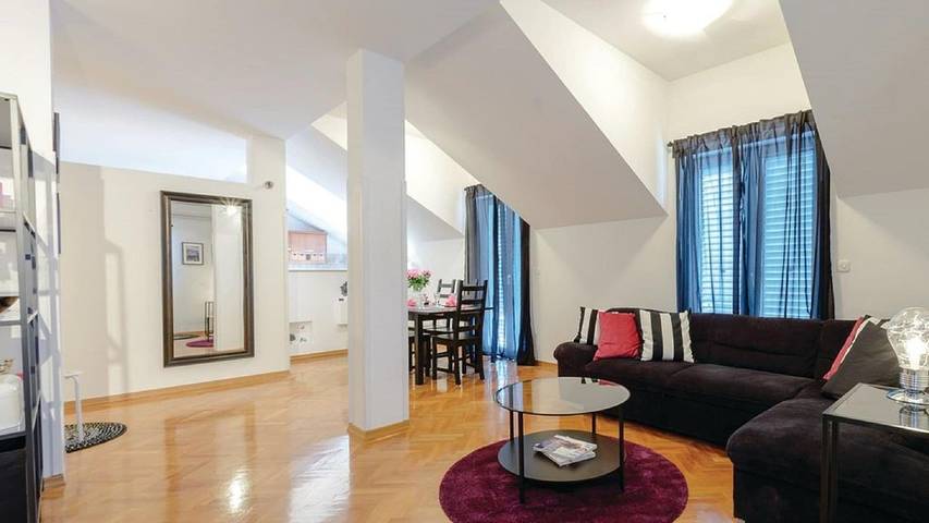 Ferienwohnung für 7 Personen, mit Terrasse und Pool - 1