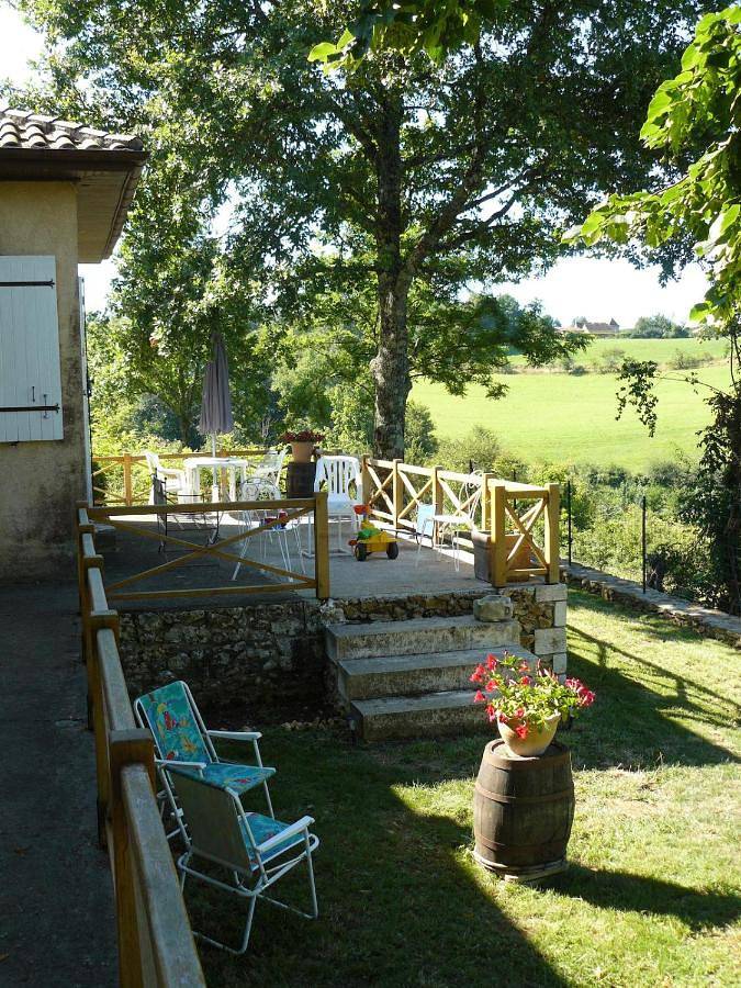 Location de vacances pour 6 personnes, avec vue et jardin, animaux acceptés à Montagnac-la-Crempse - 4
