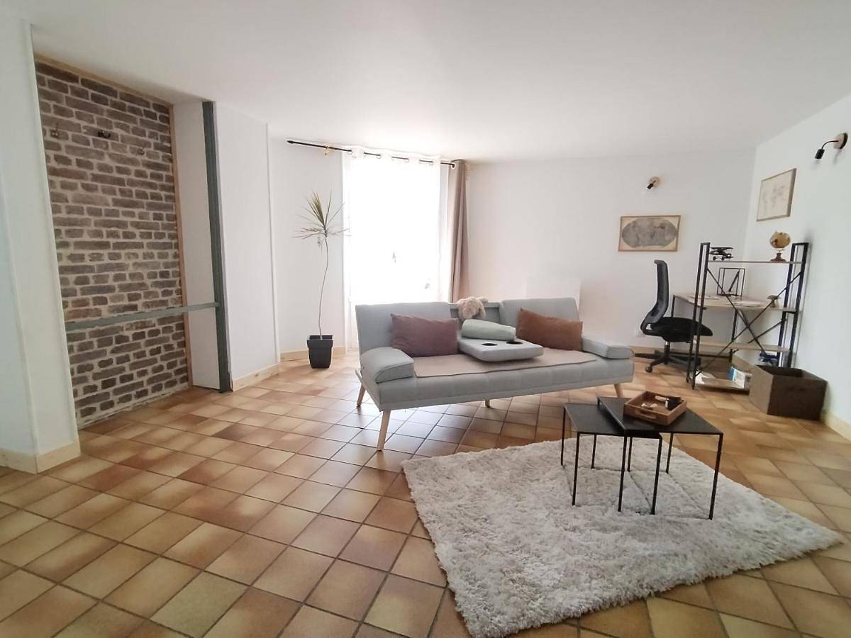 Appartement entier, One-Bedroom Apartment in Saint-Just-en-Chaussée, Oise