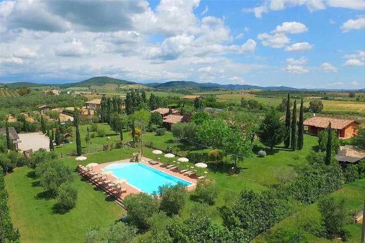 Appartamento per 4 persone, con Terrazza e Giardino nonché Piscina e Panorama a Montalto di Castro