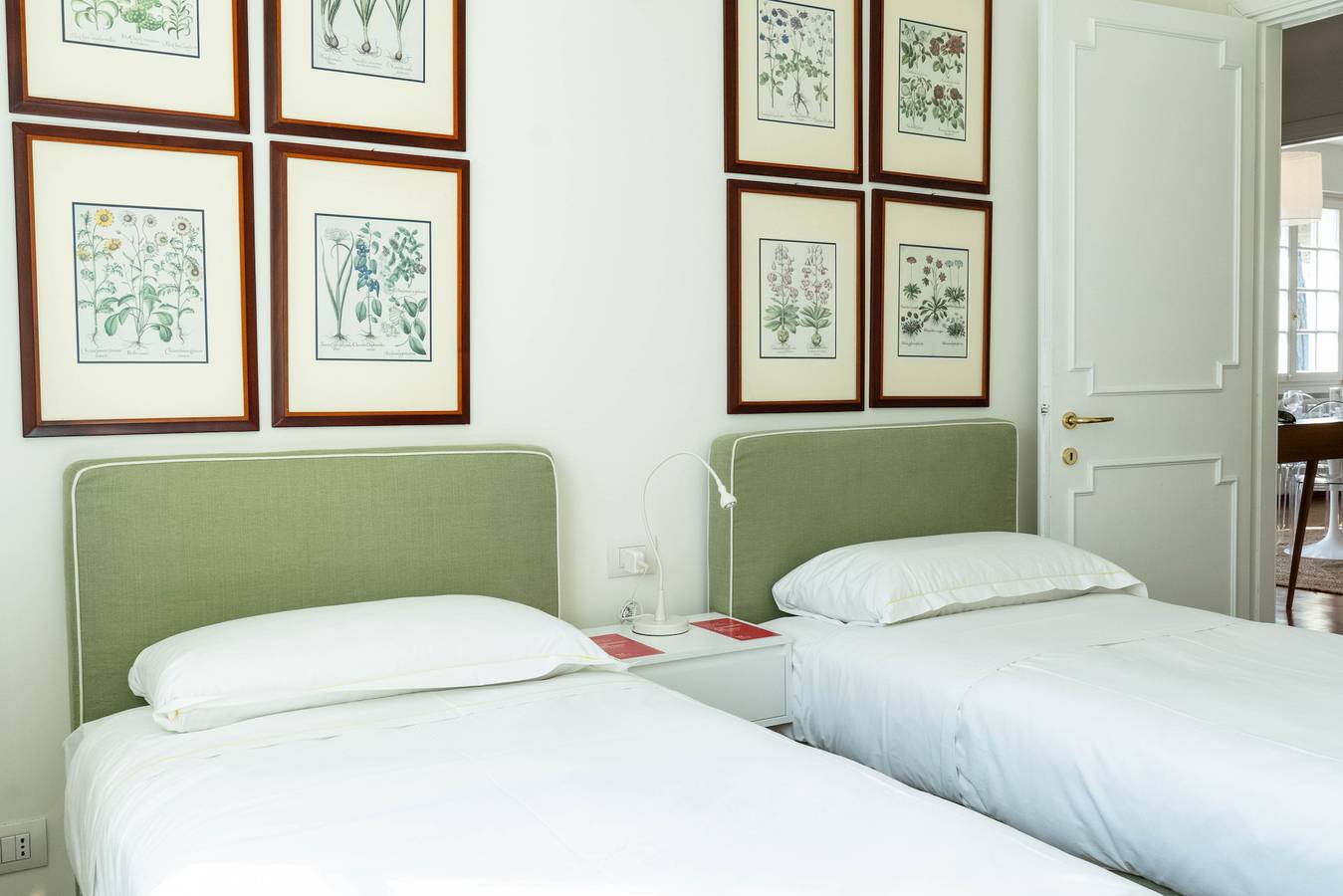 Entire apartment, Camogli Sea and Valley View by Wonderful Italy in Camogli, Riviera di Levante