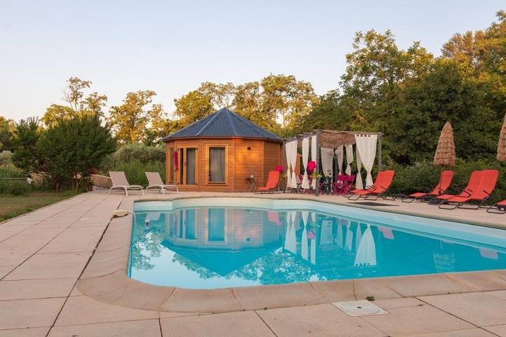 Maison d’hôte pour 10 personnes, avec Terrasse ainsi que Piscine et Sauna