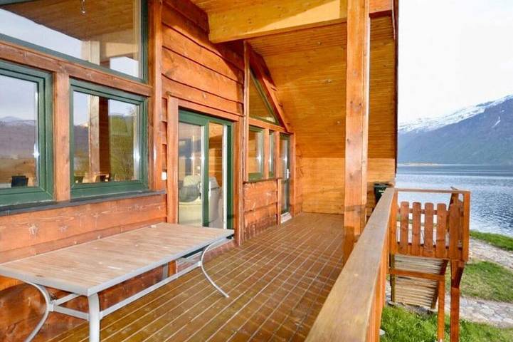 Ferienhaus für 10 Personen, mit Pool und Terrasse in Nesset