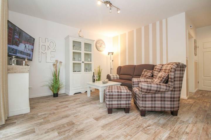 Ferienwohnung für 4 Personen, mit Terrasse und Garten in Krummhörn - 2