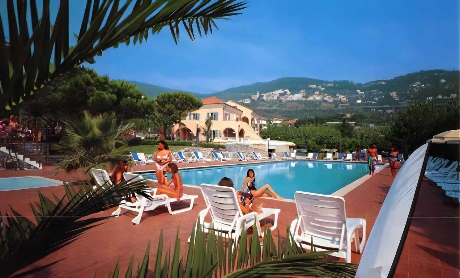 Appartamento intero, Appartamento per vacanze con piscina in Pietra Ligure, Comune di Pietra Ligure