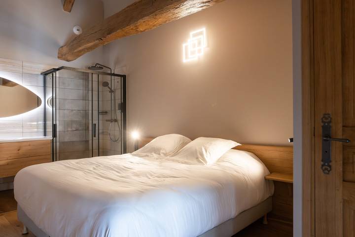 Bed & Breakfast 'La Chasserie 7 – Grange Arthuis' mit Garten, Wlan und Klimaanlage in Lavau, Loire-Tal