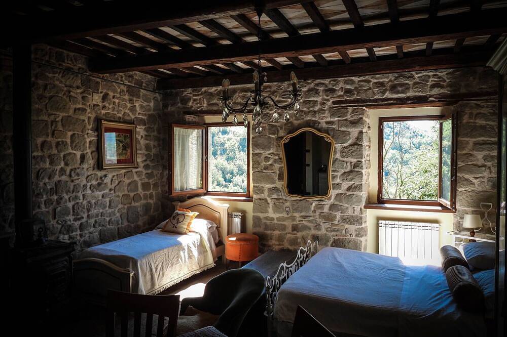 Casa di Campagna a Forcella con 2 camere da letto e 5 posti letto in Roccafluvione, Parco nazionale dei Monti Sibillini