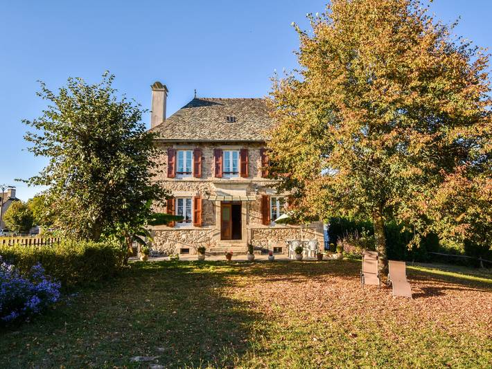 Location de vacances pour 6 personnes, avec Terrasse à Sénezergues