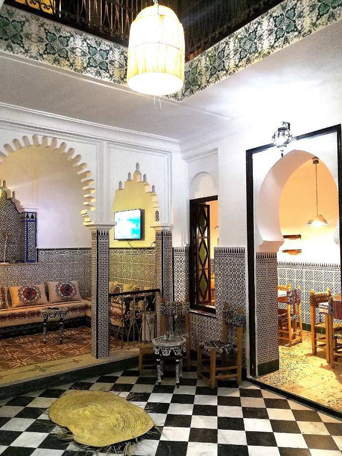 Riad pour 12 personnes, avec terrasse, animaux acceptés
