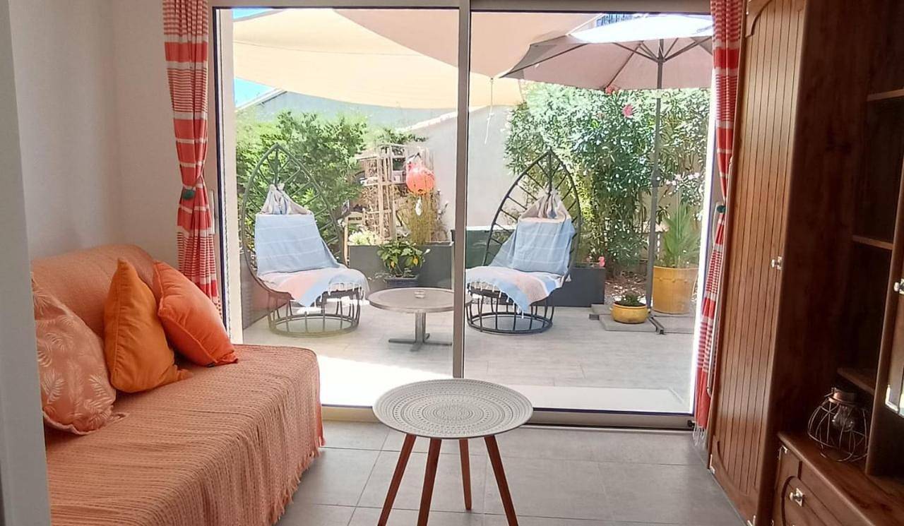 Double Room with Terrace in Bouzigues, Côte méditerranéenne (France)