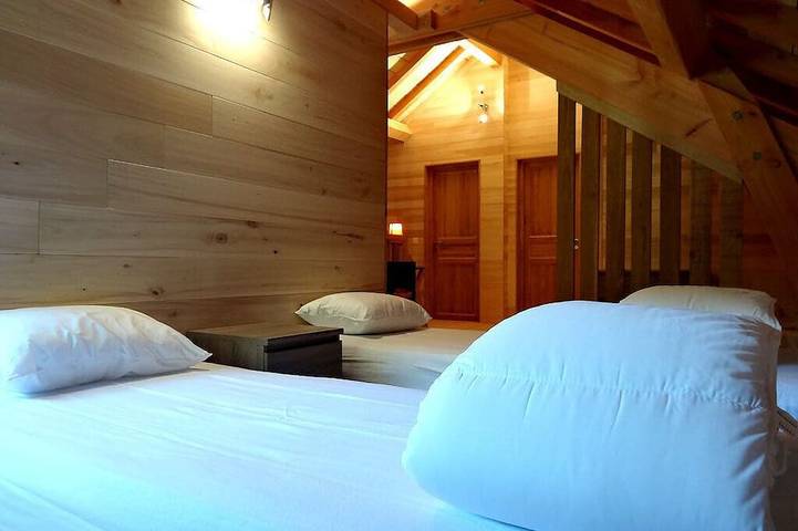 Gîte pour 8 personnes, avec jardin et terrasse à Corancy - 4