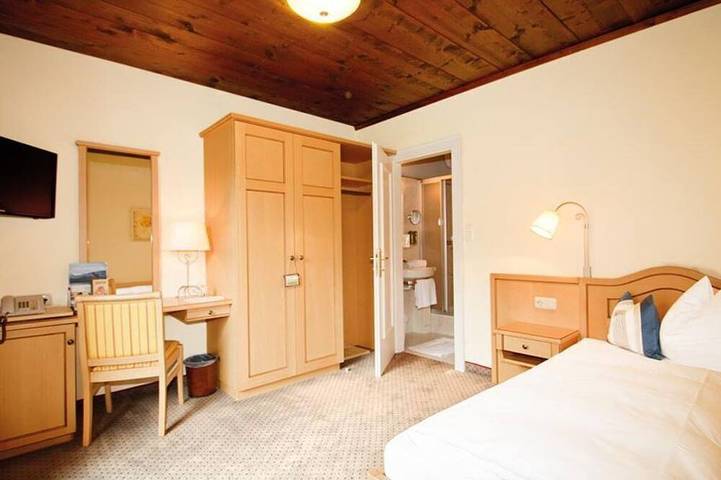 Economy Doppel bis 4 Nächte - Hotel Seewinkel & Seeschlössl in Fuschl am See, Bezirk Salzburg-Umgebung