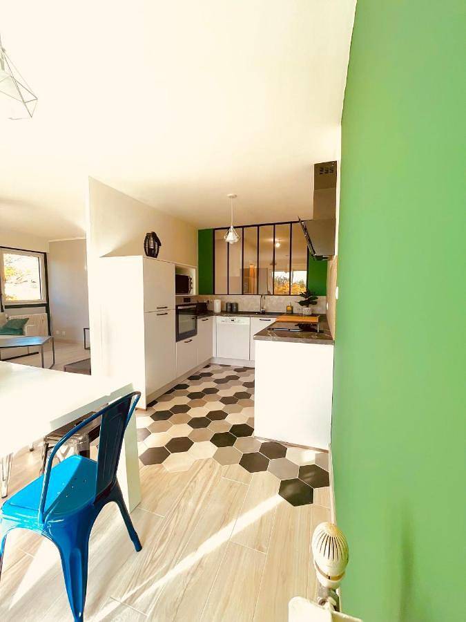 Gîte pour 6 personnes, avec vue et jardin à Cluses - 2