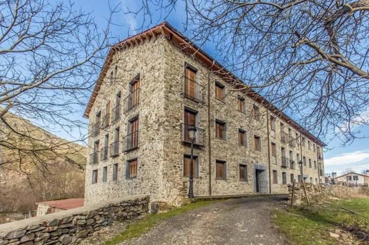 Apartamento para 4 personas, con Balcón además de Jardín y Vistas en Valdezcaray