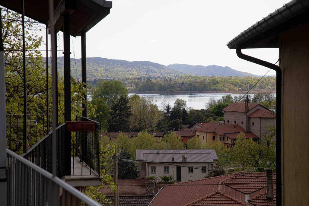 Ganze Wohnung, [Vista lago]-Appartamento funzionale con vista in Calcinate del Pesce, Varese