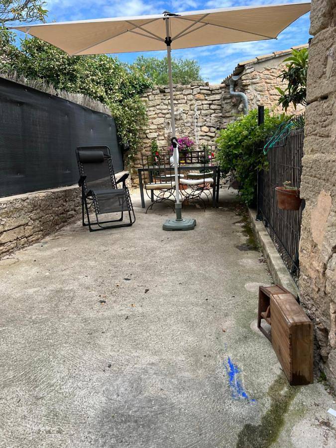 Gîte pour 2 personnes, avec terrasse et vue à Caromb - 2