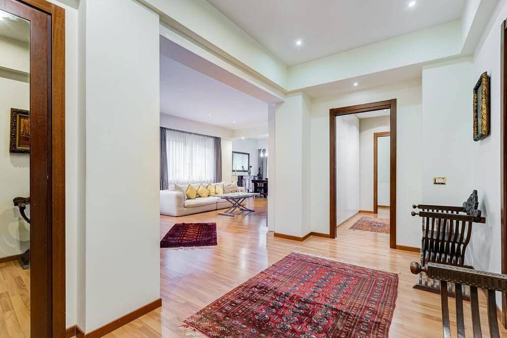 Appartamento intero, Exclusive Apartment in Eur Lake in Eur (Roma), Roma
