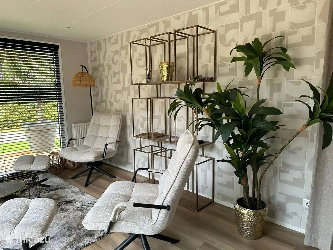 Chalet de Blauwe Regen met Zonneterras in Hardenberg, Regio Zwolle