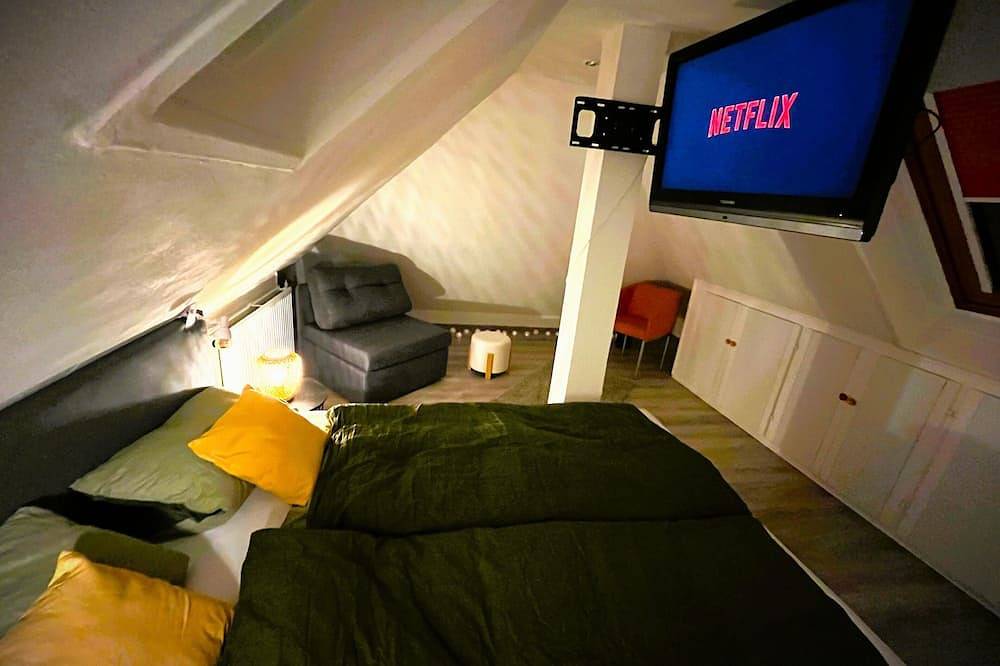 Entire apartment, Cozy duplex apartment 74m², top-notch amenities, balcony, garage & parking space in Essen, Ruhr district