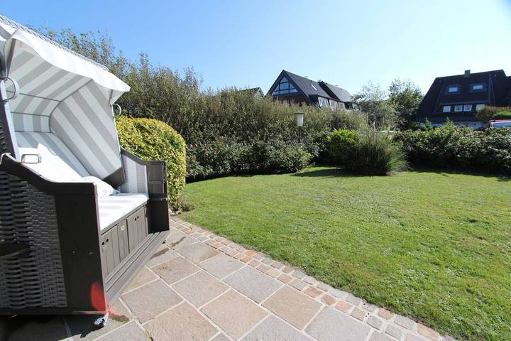 Ganze Wohnung, Ferienwohnung auf 2 Ebenen für vier Personen in ruhiger Lage in Nordfriesische Inseln (Schleswig-Holstein) (Schleswig-Holstein), Wenningstedt