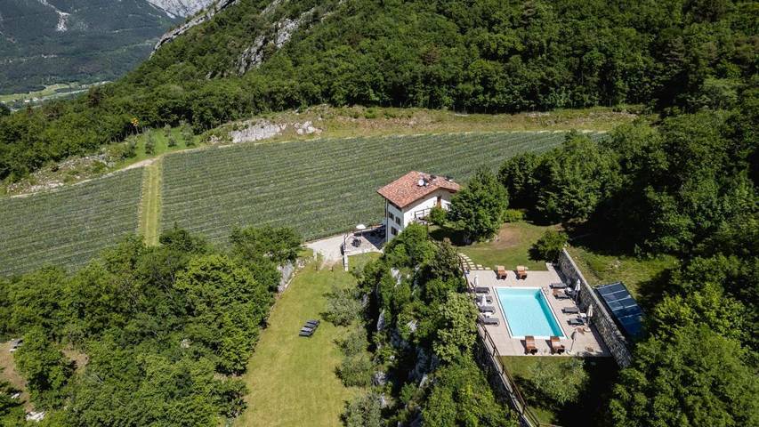 Ferienwohnung für 8 Personen, mit Garten und Pool sowie Ausblick