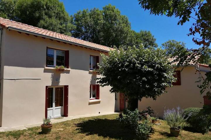 Maison de vacances pour 4 personnes, avec jardin à Montredon-Labessonnié