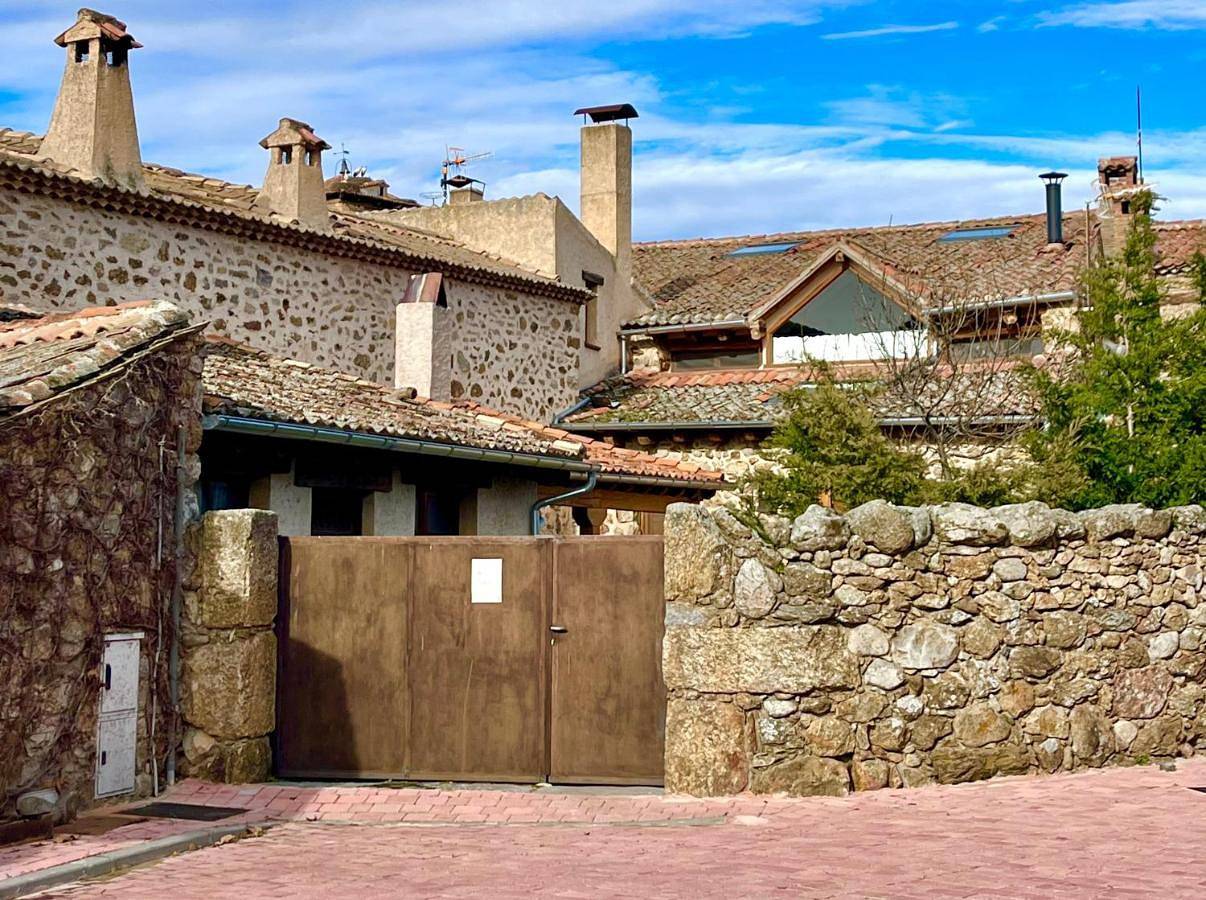 Four-Bedroom House in Sotosalbos, Provincia de Segovia