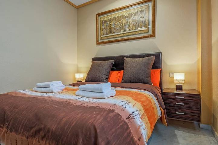Entire apartment, Sensational Apt 2 Bed 2 baths 4 pax Aljarafe Metro in San Juan de Aznalfarache, Sevilla Province