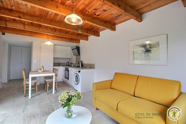 Casa de huéspedes para 2 personas, con terraza además de jardín y vistas, Se admiten mascotas - 1