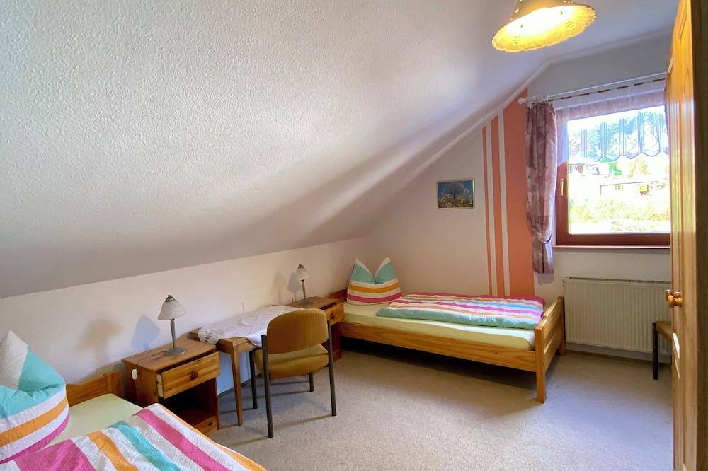 Ganze Wohnung, Landschaftsnahe Ferienwohnung am Kleinen Thüringer Wald in Schleusingen, Hildburghausen und Umgebung